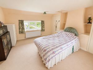 Bedroom- click for photo gallery